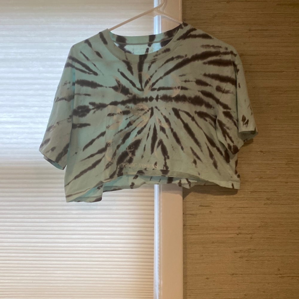 Hollister  Small wide bottom T-shirt